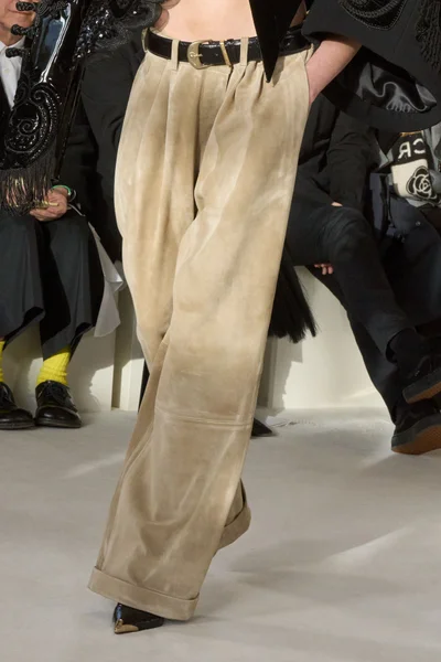 Look 30